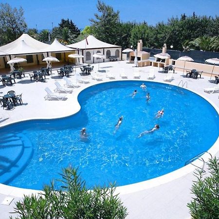Hotel Califfo Quartu SantʼElena Zewnętrze zdjęcie