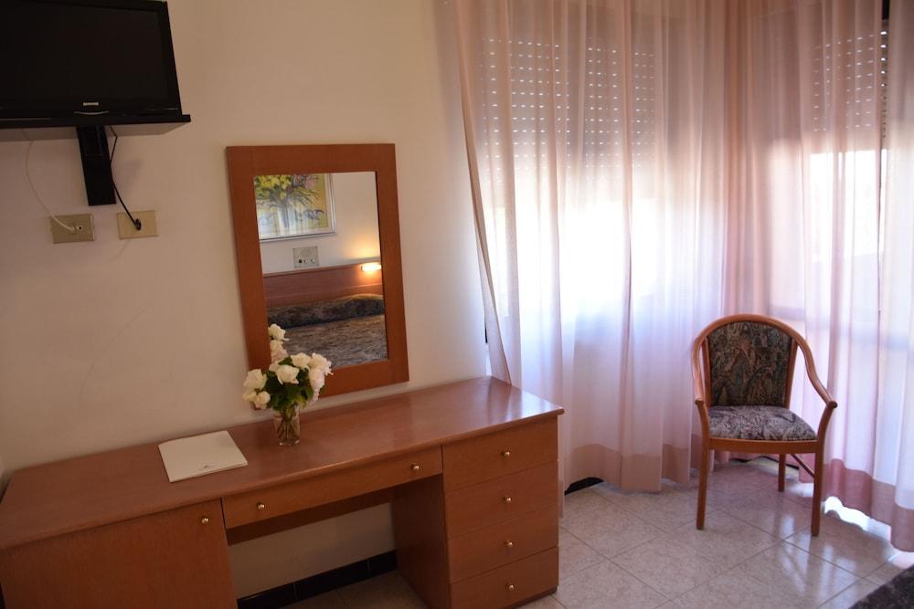 Hotel Califfo Quartu SantʼElena Zewnętrze zdjęcie