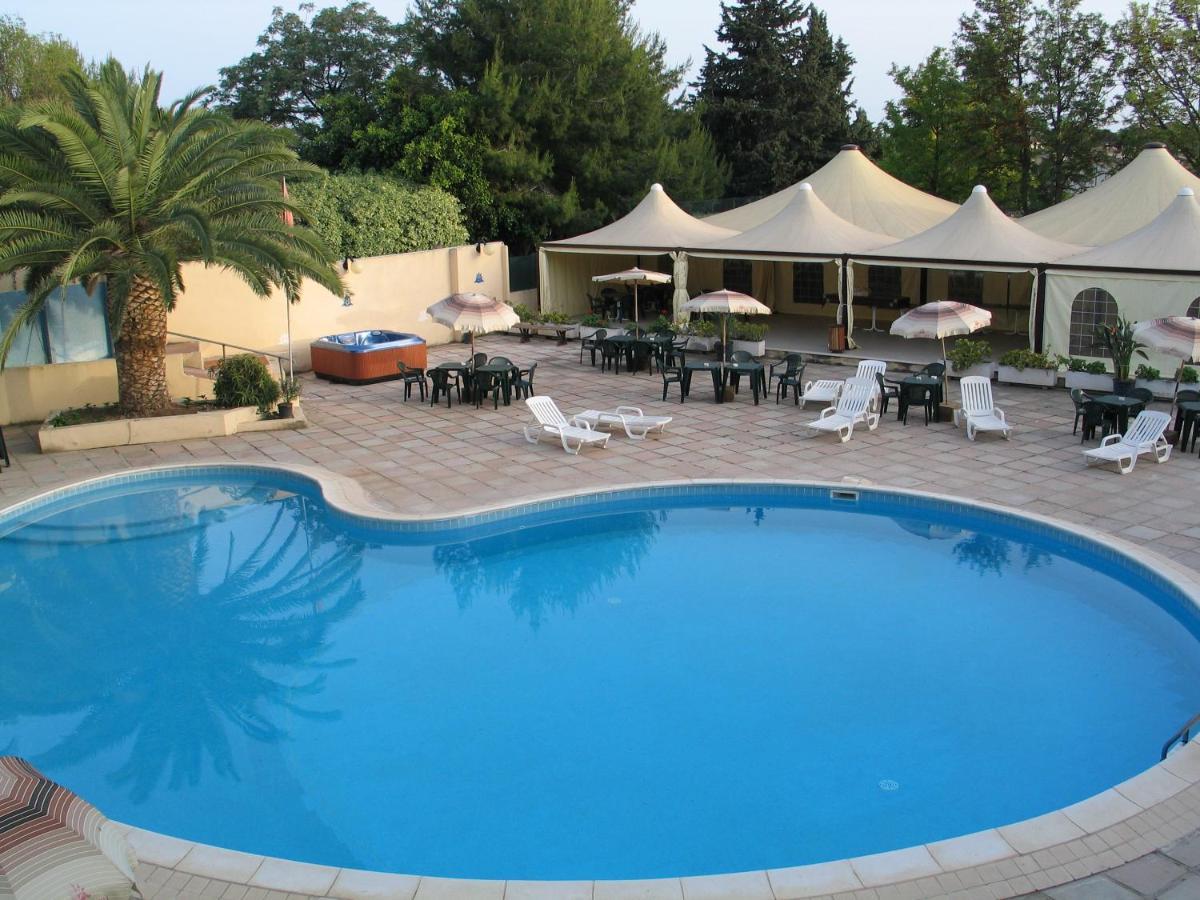 Hotel Califfo Quartu SantʼElena Zewnętrze zdjęcie