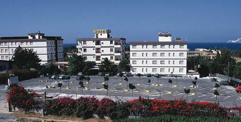 Hotel Califfo Quartu SantʼElena Zewnętrze zdjęcie