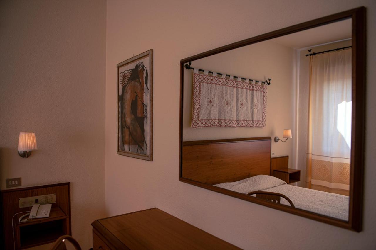 Hotel Califfo Quartu SantʼElena Zewnętrze zdjęcie