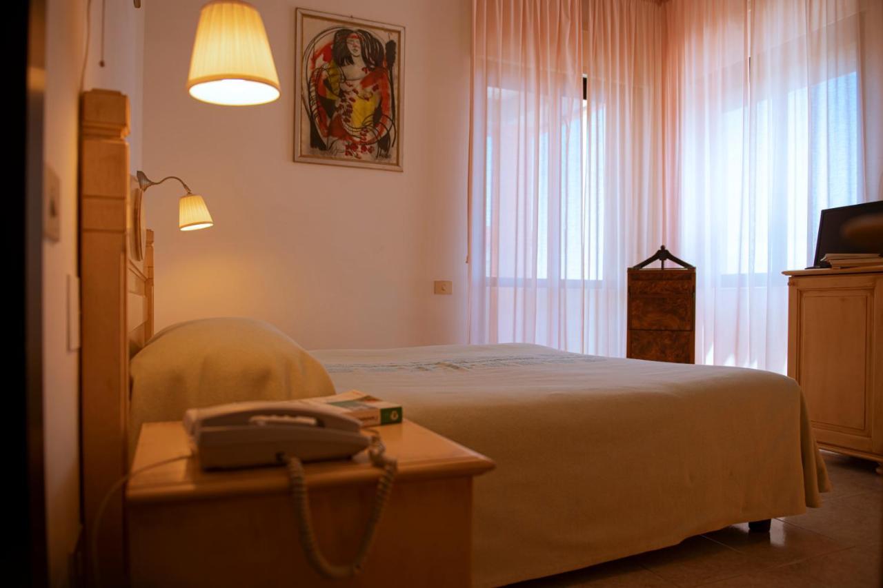 Hotel Califfo Quartu SantʼElena Zewnętrze zdjęcie