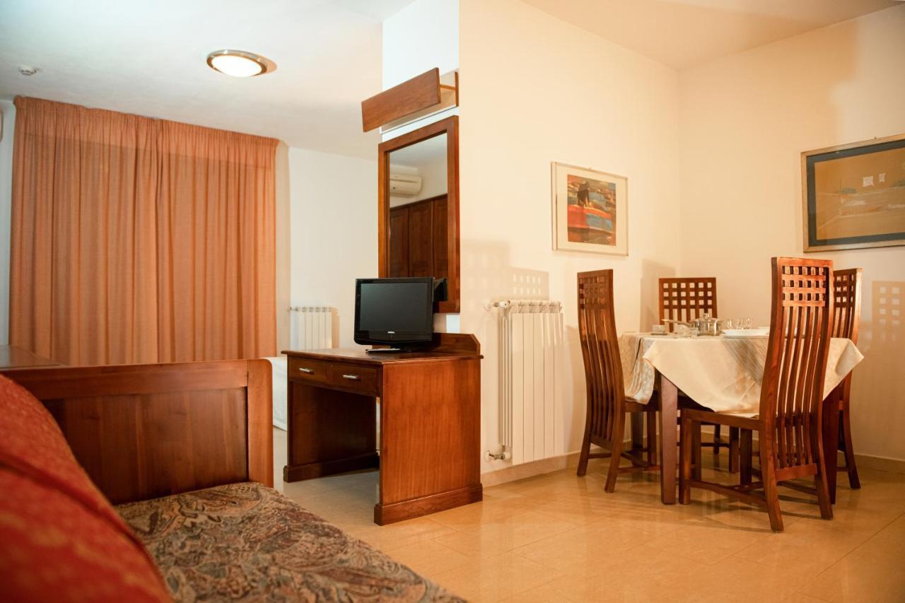 Hotel Califfo Quartu SantʼElena Zewnętrze zdjęcie